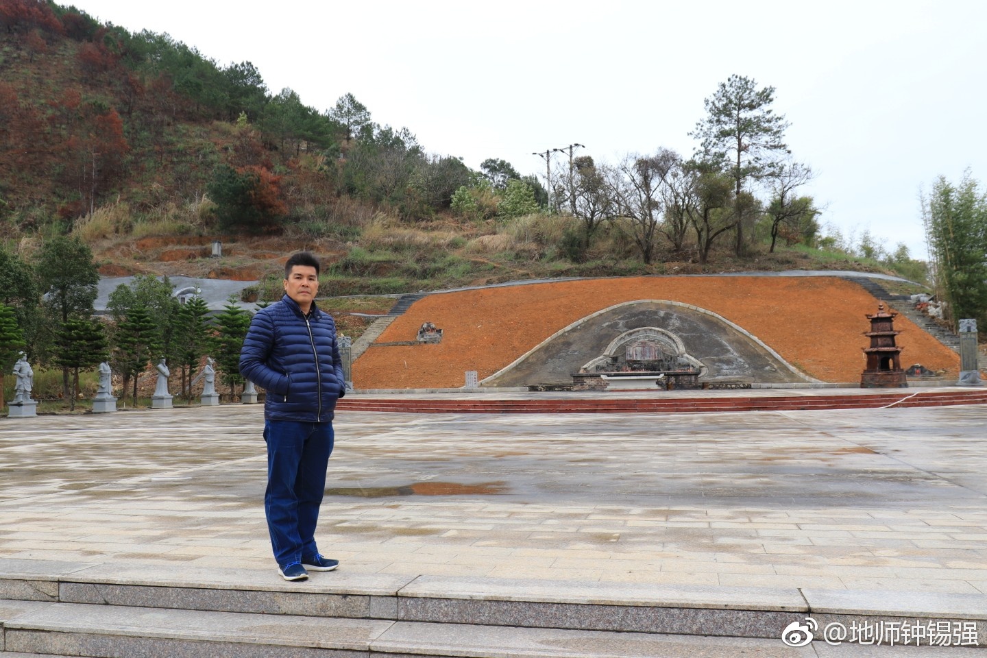 兴宁市岗背村刘氏开七公墓风水宝地-行山象形